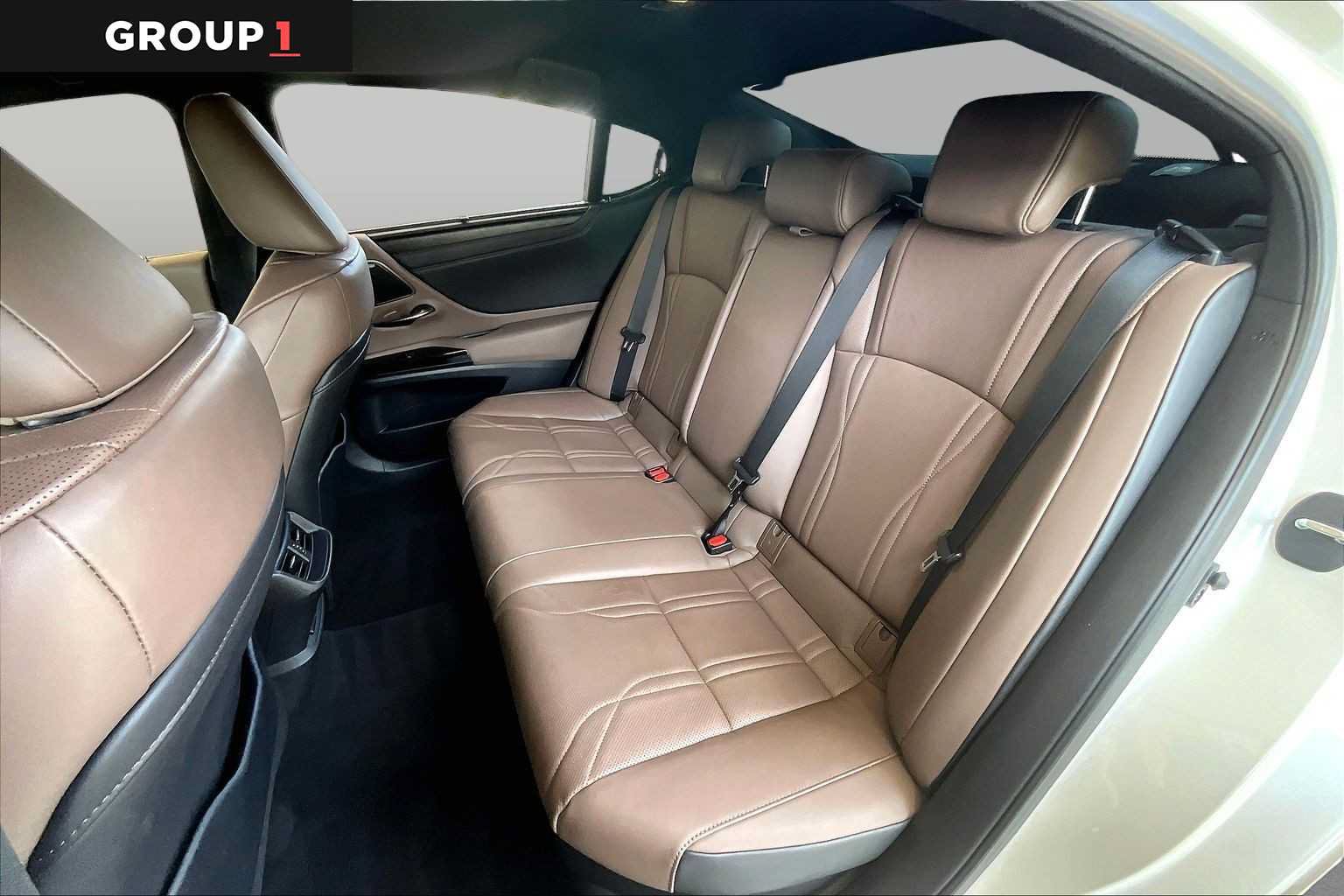 Certified 2024 Lexus ES 300h Ultra Luxury w/ Accessory Package (Z2) FWD image 18