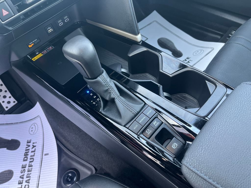 Used 2025 Toyota Camry XSE image 25