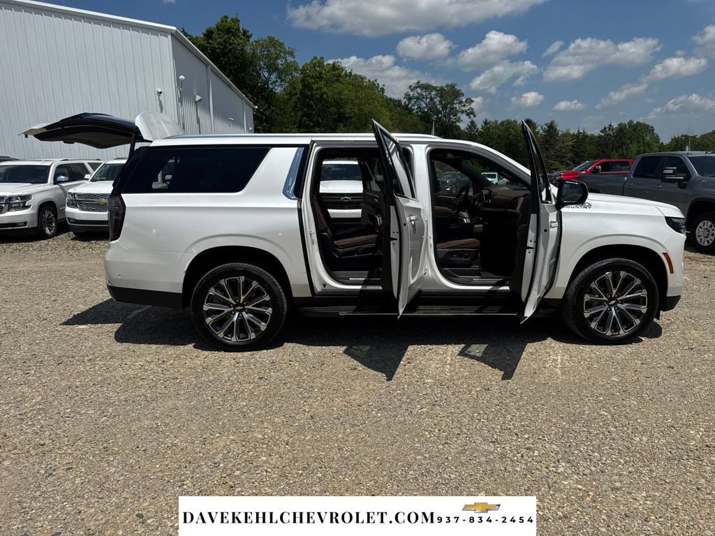 Used 2025 Chevrolet Suburban High Country w/ Sun And Tow Package AWD/4WD image 15