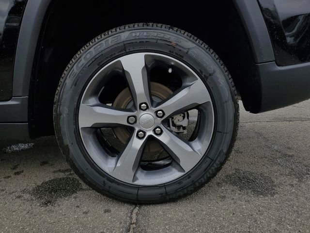 New 2026 Jeep Grand Cherokee Limited RWD image 12