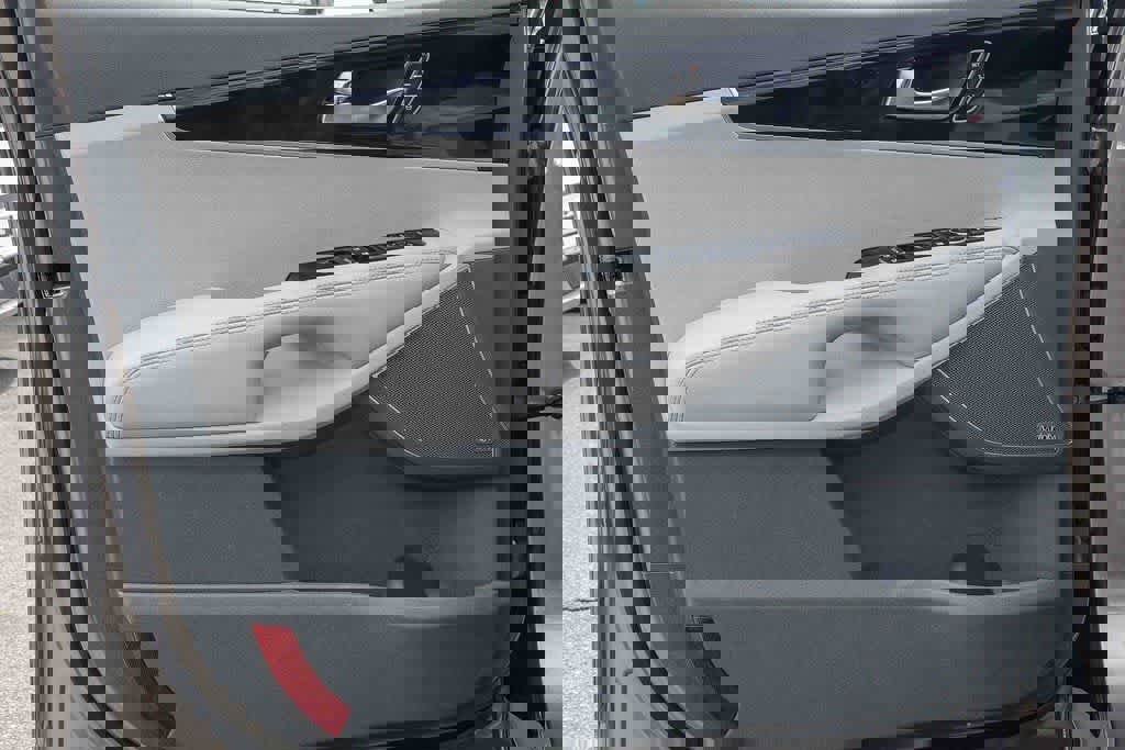 Used 2017 Kia Sorento SX image 19