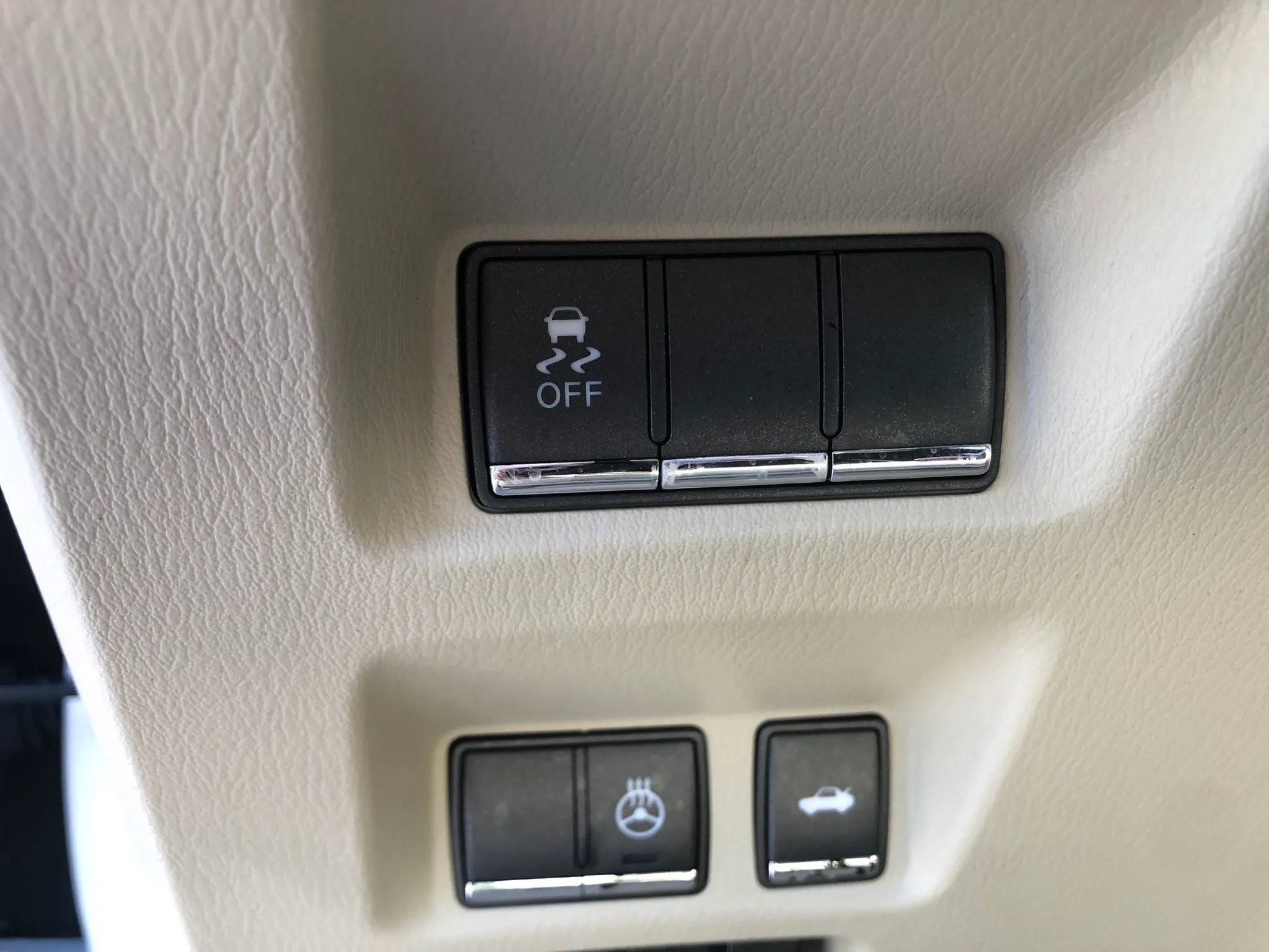 Used 2017 INFINITI Q70 L 3.7 image 15