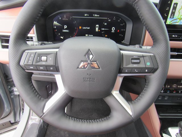 New 2025 Mitsubishi Outlander SEL image 23