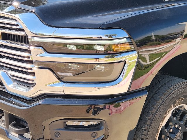 Used 2026 RAM 2500 Laramie AWD/4WD image 9