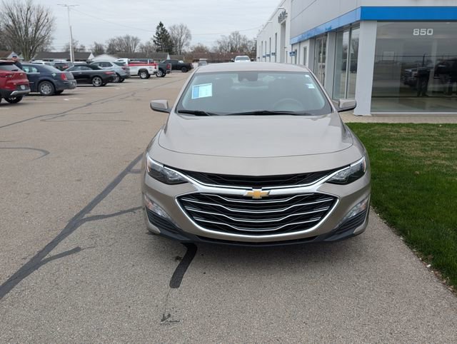 Used 2024 Chevrolet Malibu LT FWD image 3