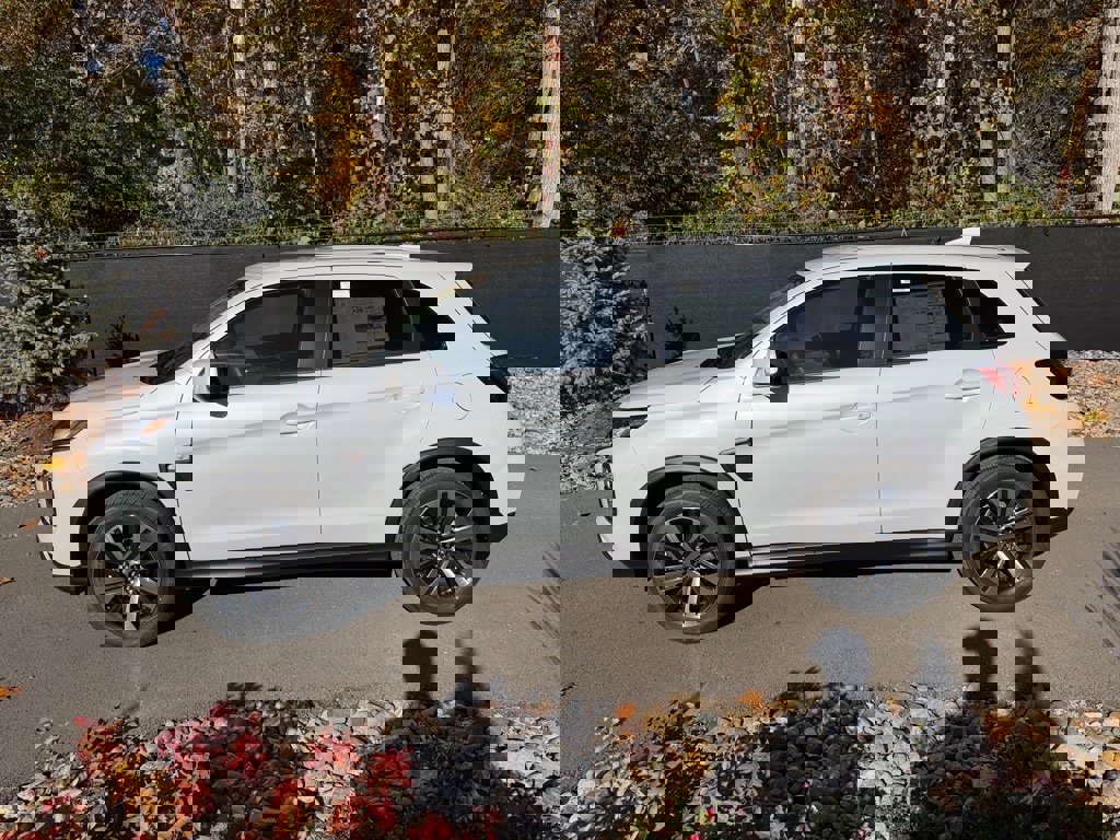 New 2025 Mitsubishi Outlander Sport ES image 2