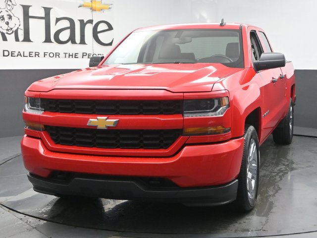 Used 2019 Chevrolet Silverado 1500 Custom w/ Custom Convenience Package AWD/4WD image 7