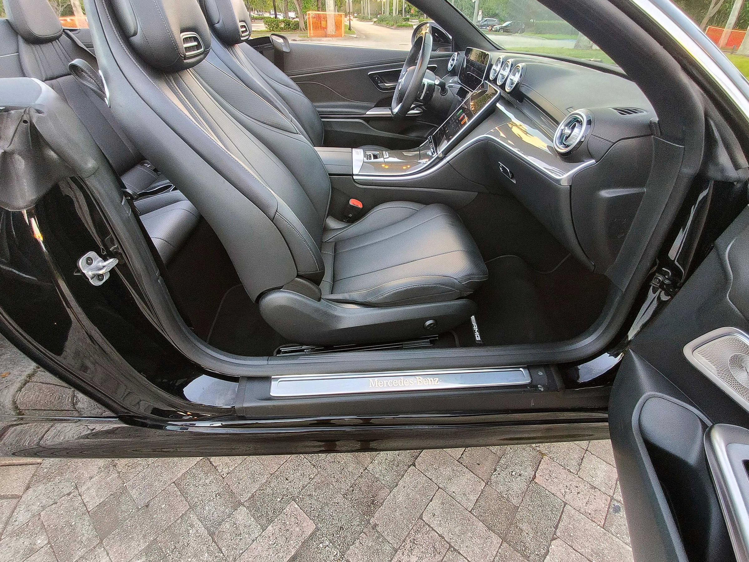 Used 2025 Mercedes-Benz CLE 300 4MATIC Cabriolet image 31