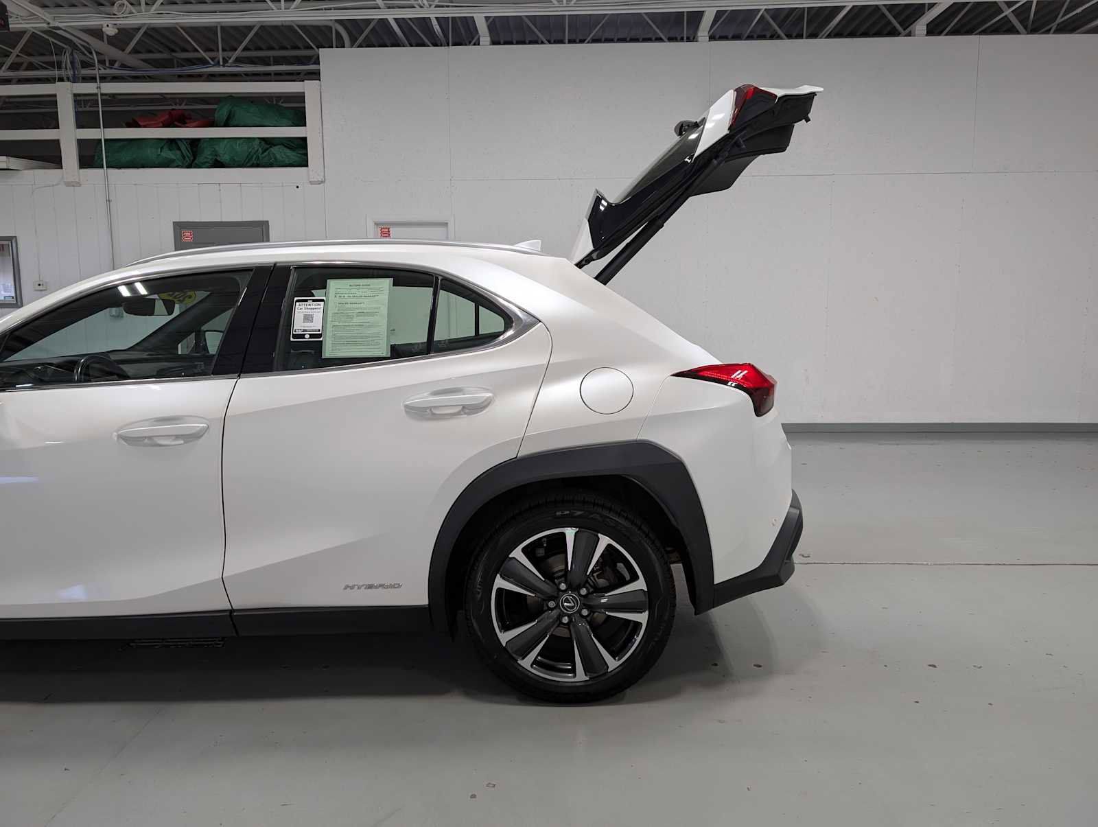 Used 2020 Lexus UX 250h w/ Premium Package image 10