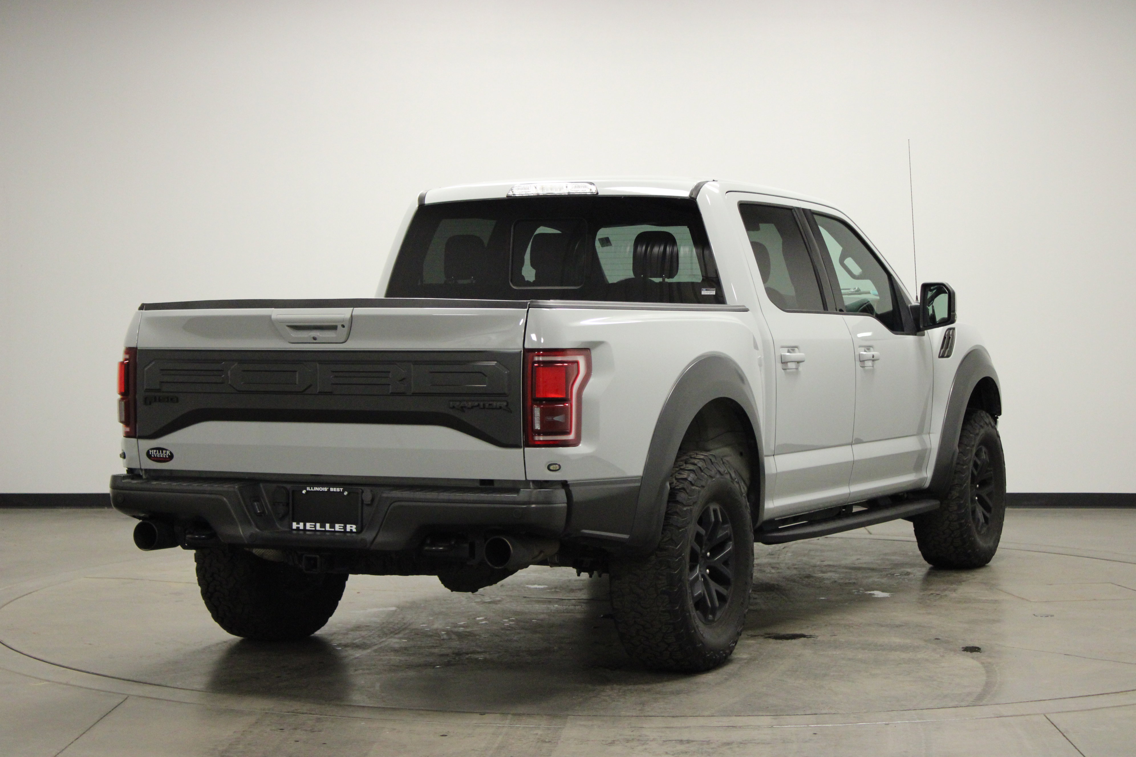 Used 2017 Ford F150 Raptor w/ Equipment Group 802A Luxury image 8