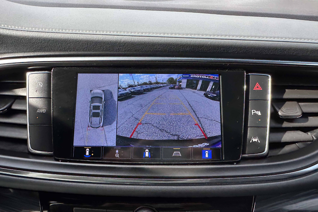 Used 2024 Buick Enclave Premium image 18