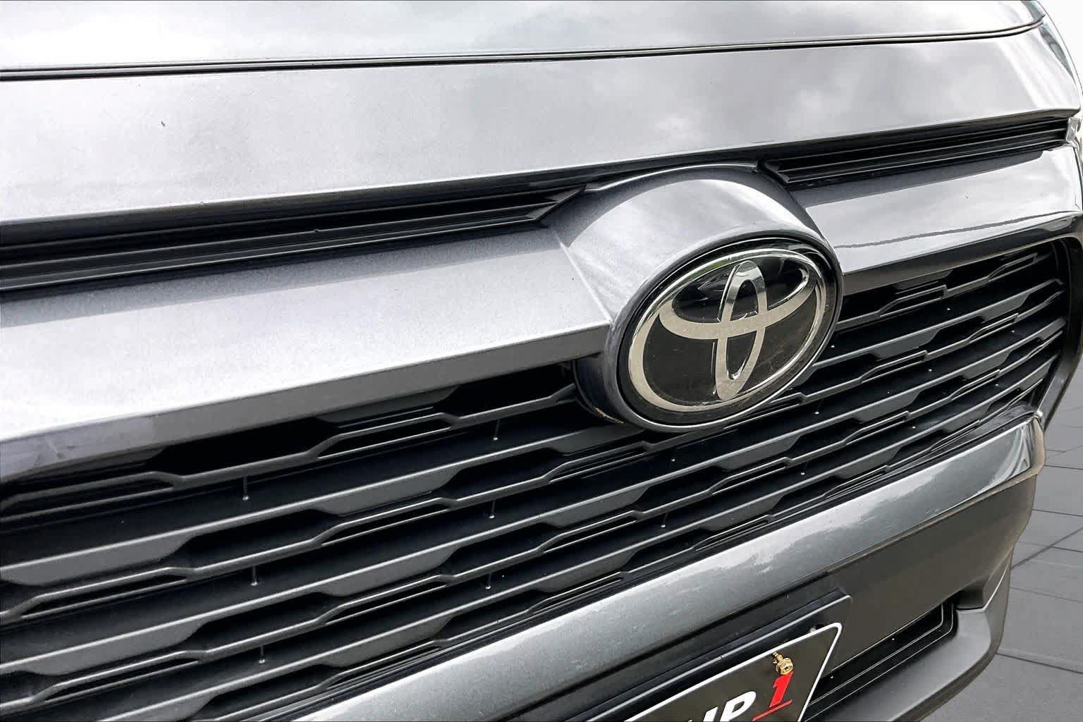 Certified 2021 Toyota RAV4 XLE w/ Convenience Package AWD/4WD image 29