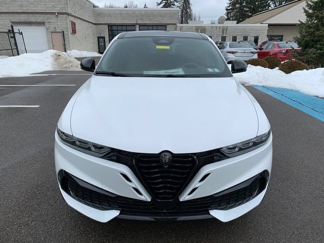 New 2026 Alfa Romeo Tonale w/ Black Premium Package AWD/4WD image 10