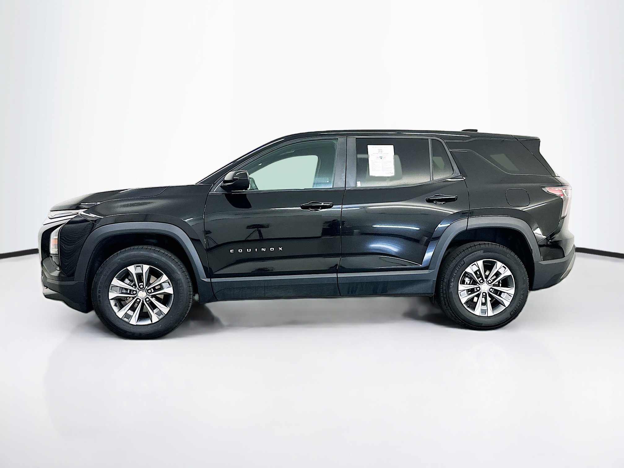 Used 2025 Chevrolet Equinox LT AWD/4WD image 4