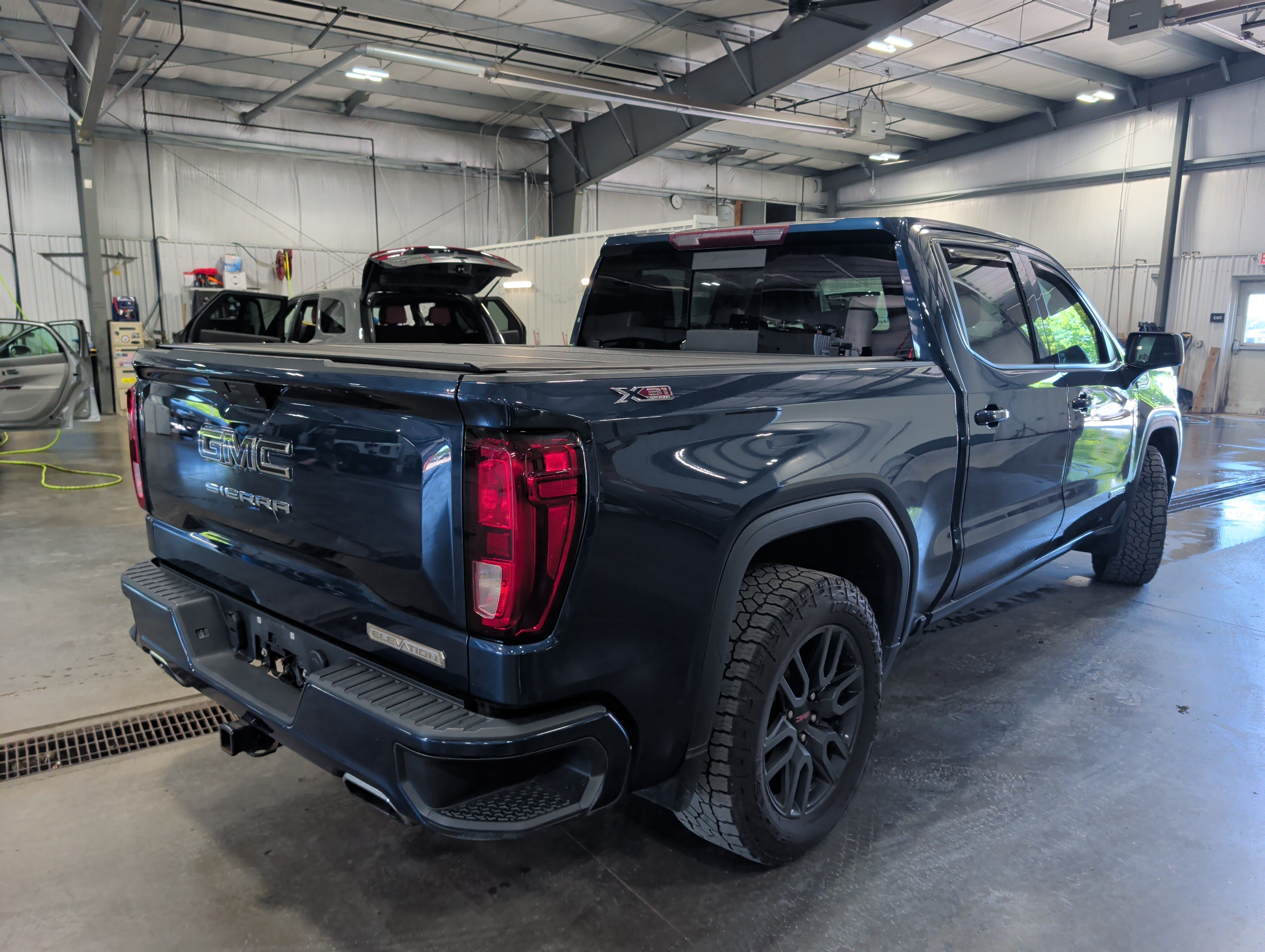 Used 2020 GMC Sierra 1500 Elevation w/ Elevation Value Package AWD/4WD image 3