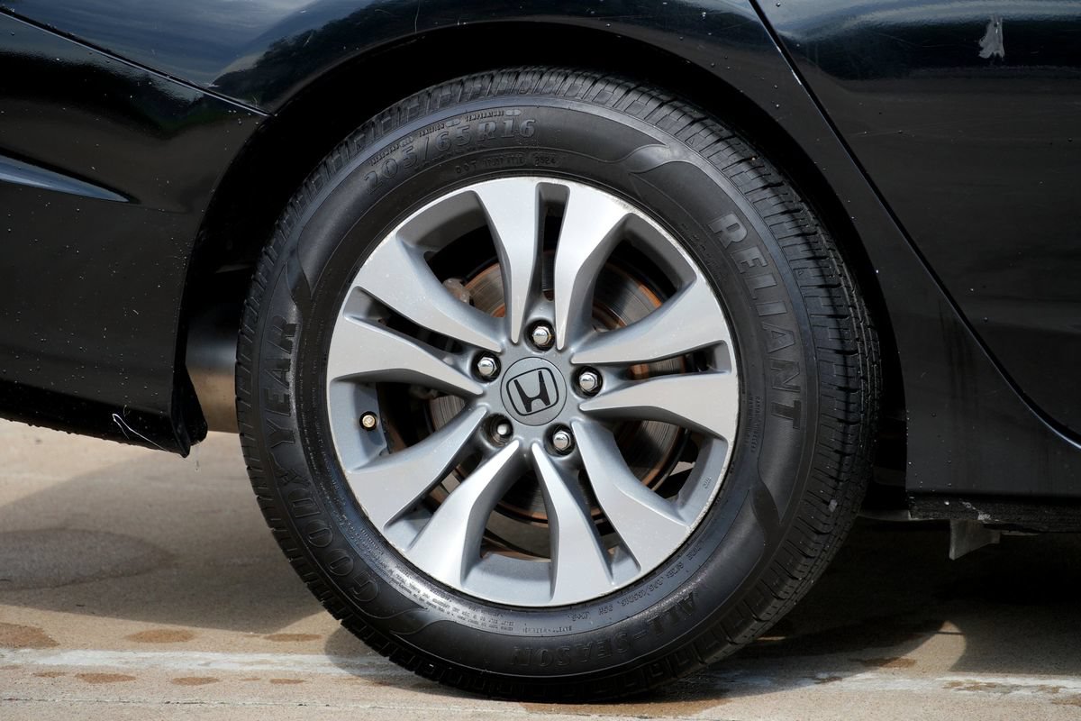 Used 2015 Honda Accord LX image 28