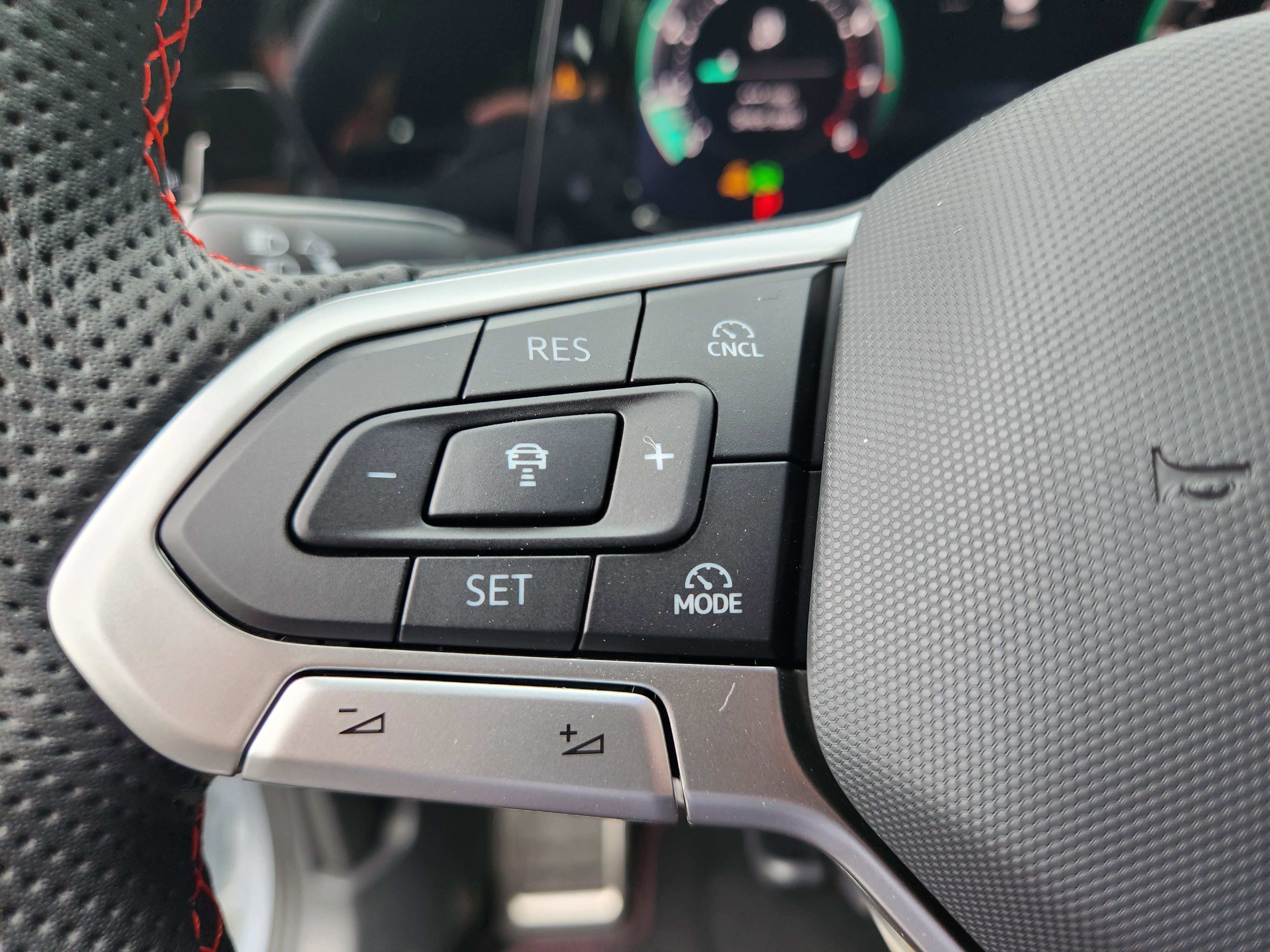 New 2025 Volkswagen Golf SE image 15