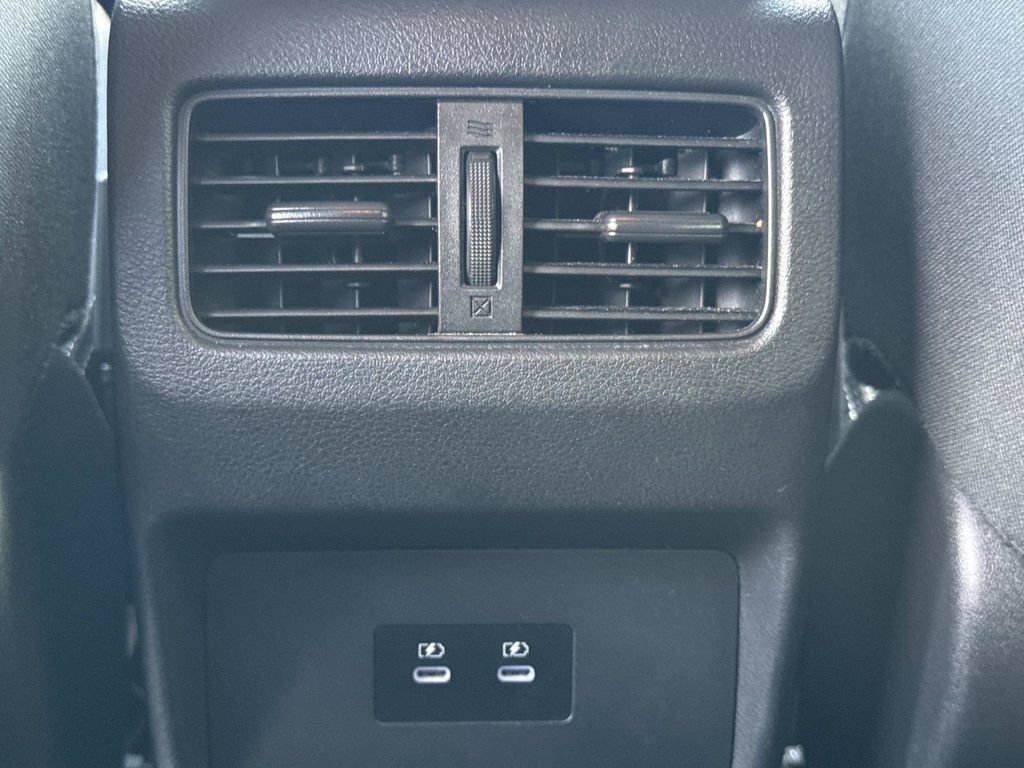 Certified 2024 Nissan Rogue SV FWD image 18