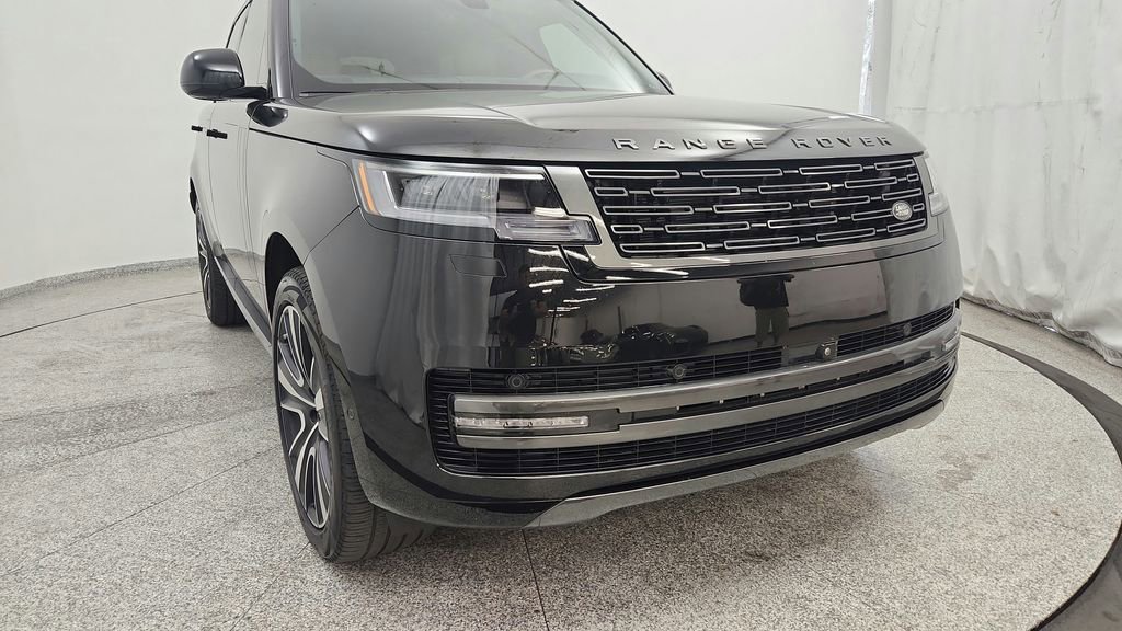 Used 2025 Land Rover Range Rover SE AWD/4WD image 13