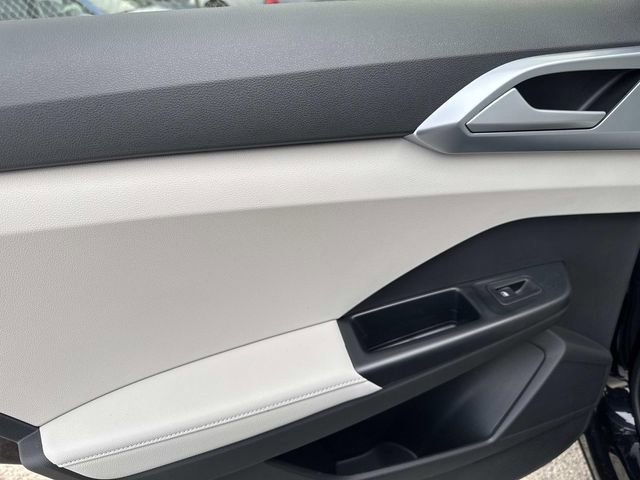 New 2025 Volkswagen Taos SE image 16