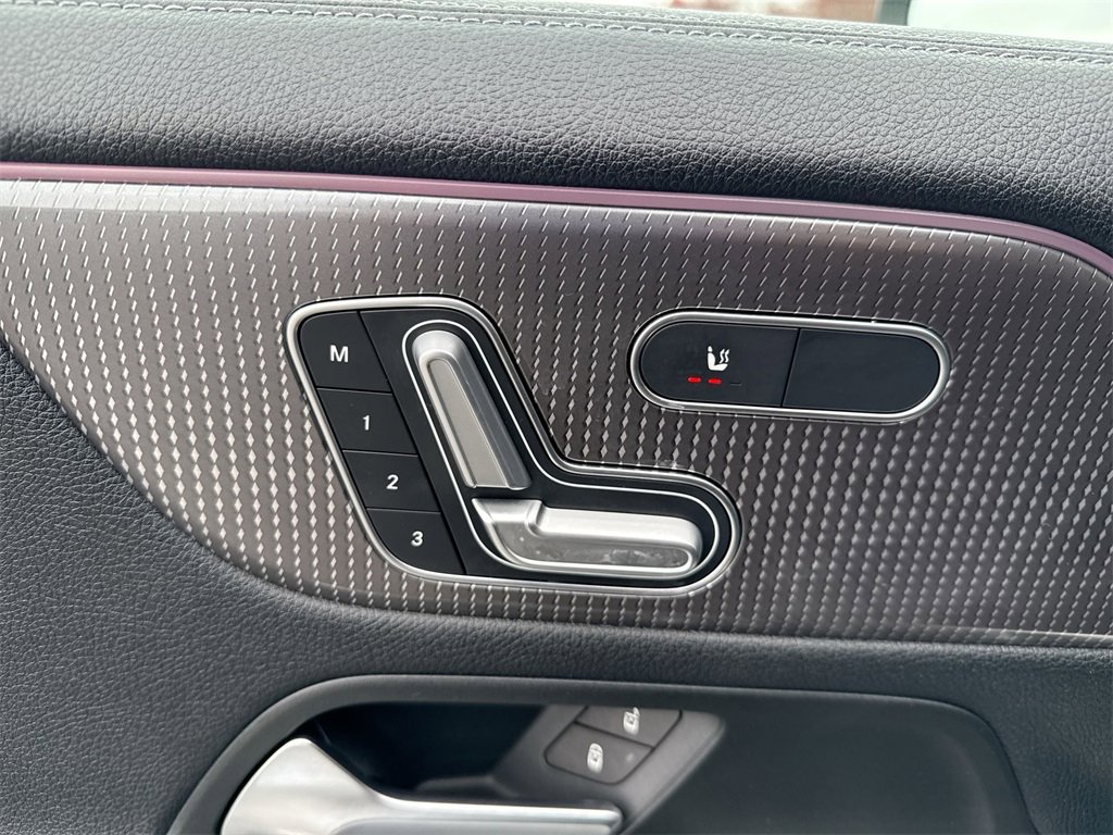 Used 2021 Mercedes-Benz GLA 250 4MATIC image 14