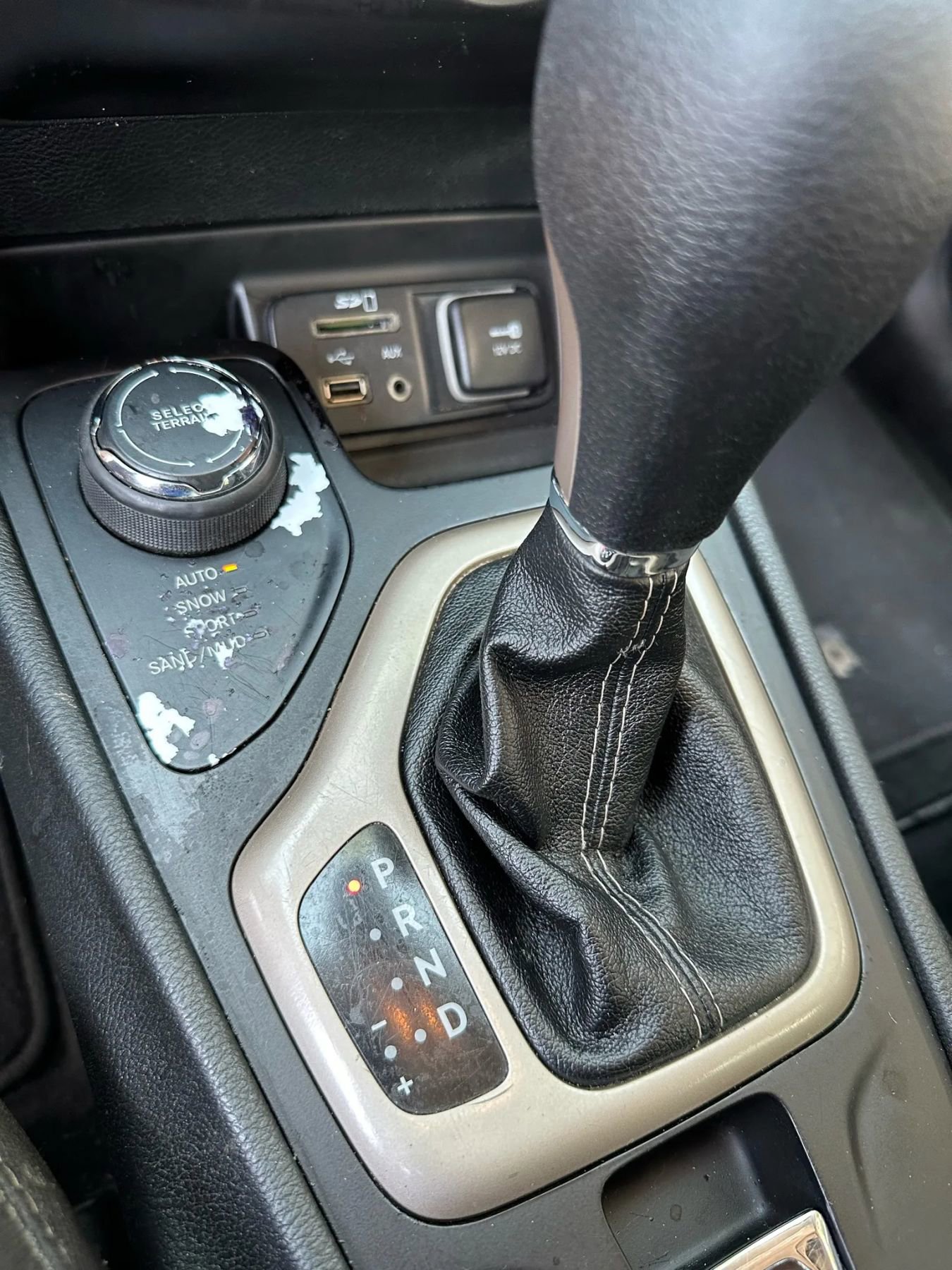 Used 2014 Jeep Cherokee Sport image 14