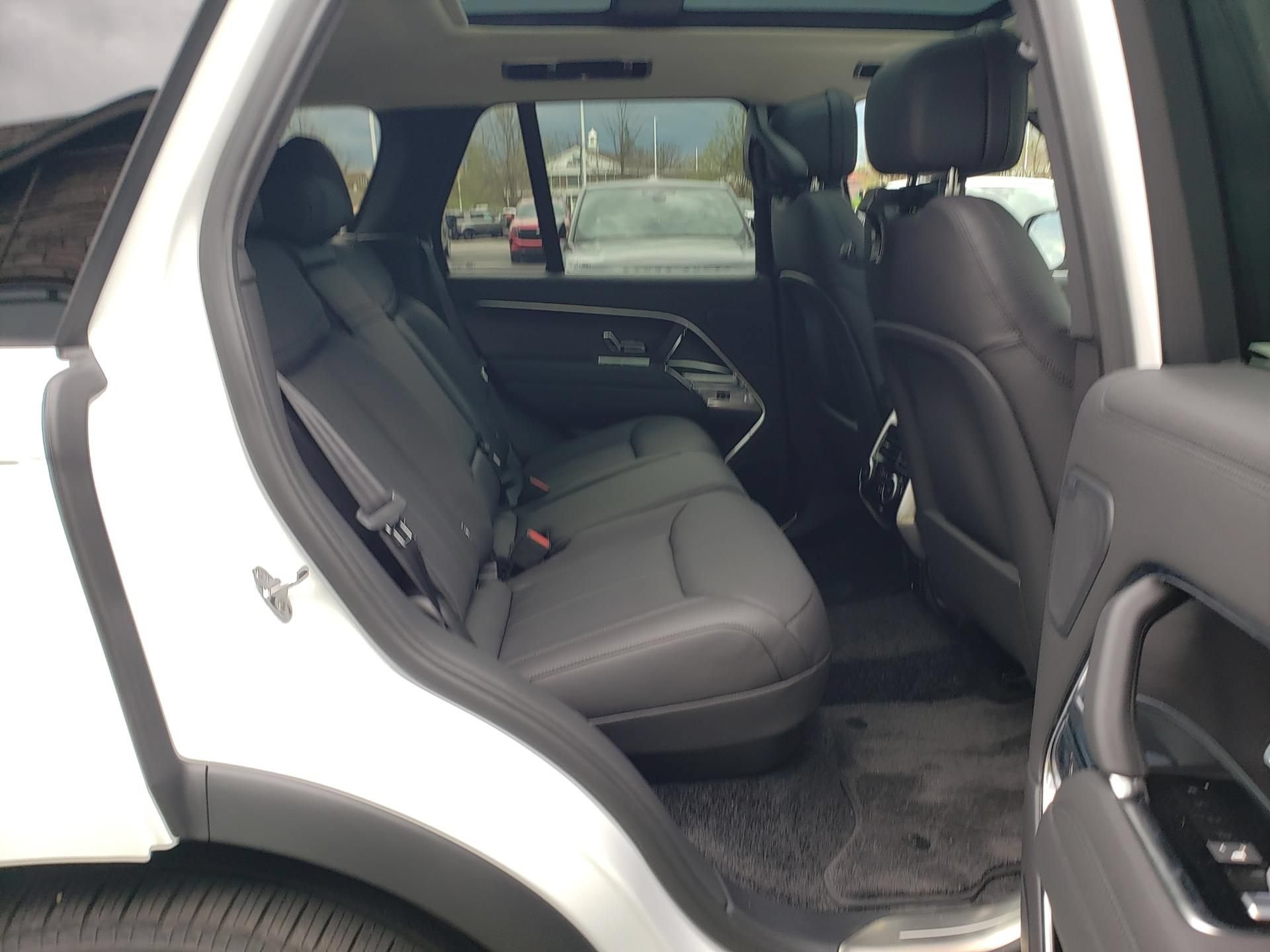 New 2026 Land Rover Range Rover SE AWD/4WD image 15