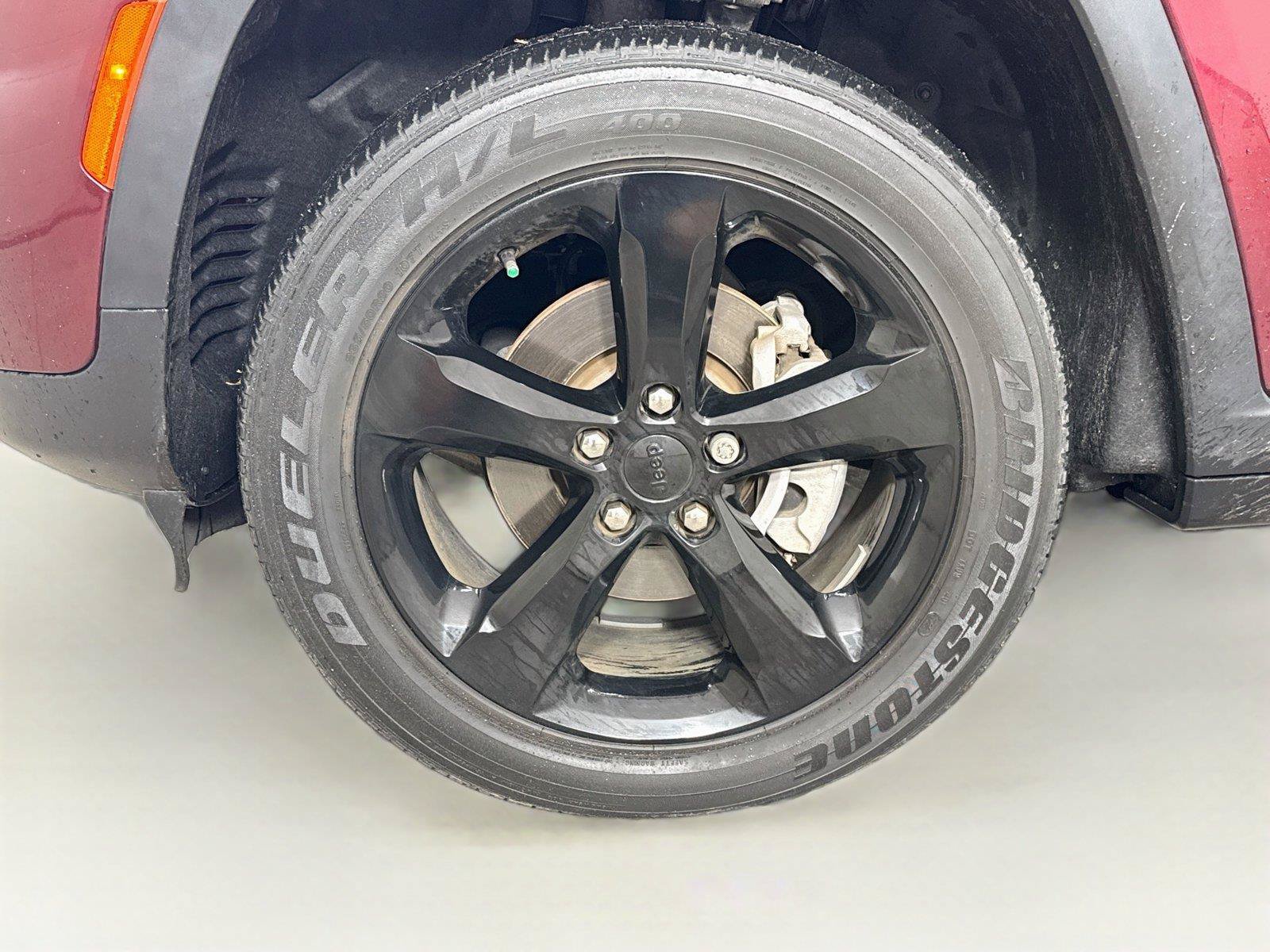Used 2023 Jeep Grand Cherokee Altitude RWD image 19
