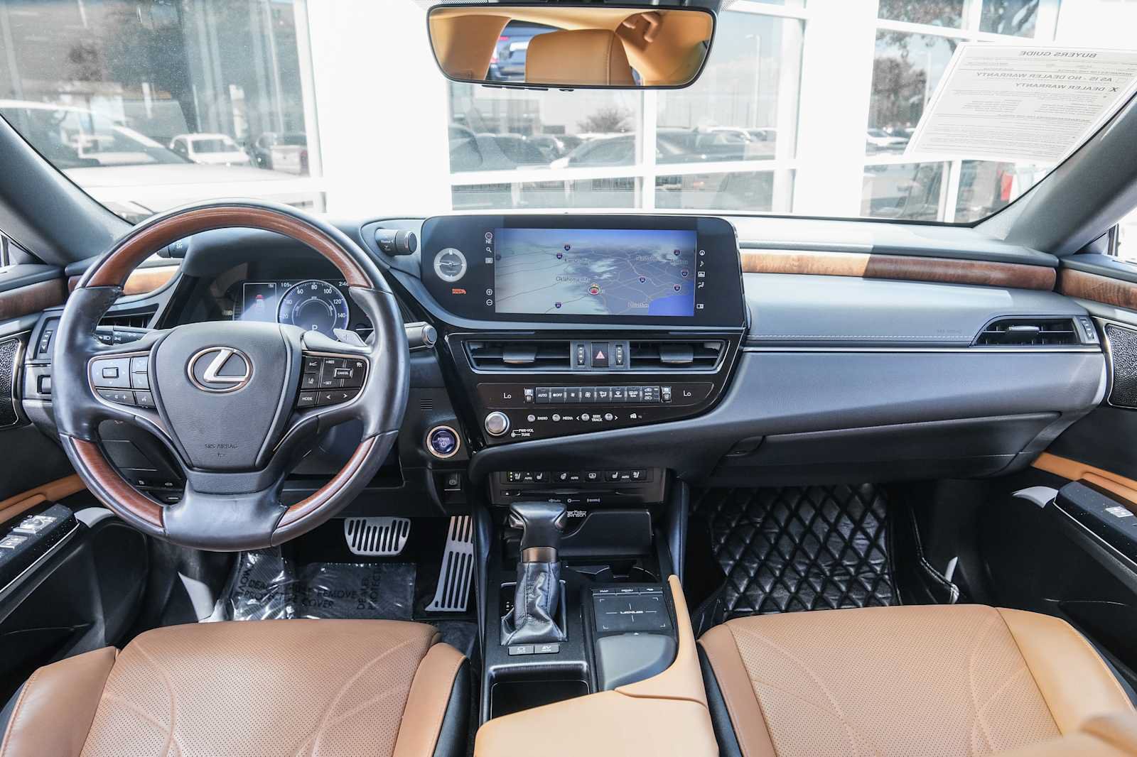 Used 2022 Lexus ES 300h Ultra Luxury w/ Accessory Package 2 FWD image 24