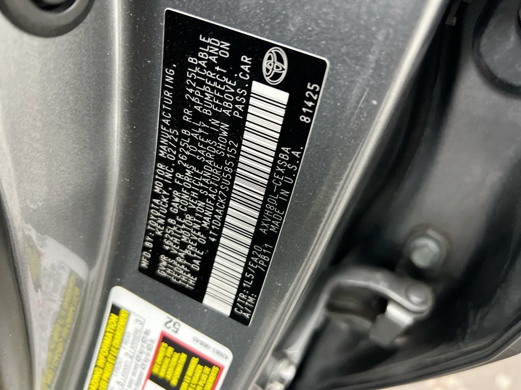 Used 2025 Toyota Camry SE FWD image 27