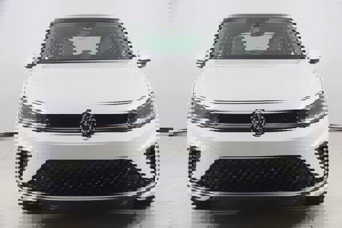 Used 2025 Volkswagen Jetta SE image 46