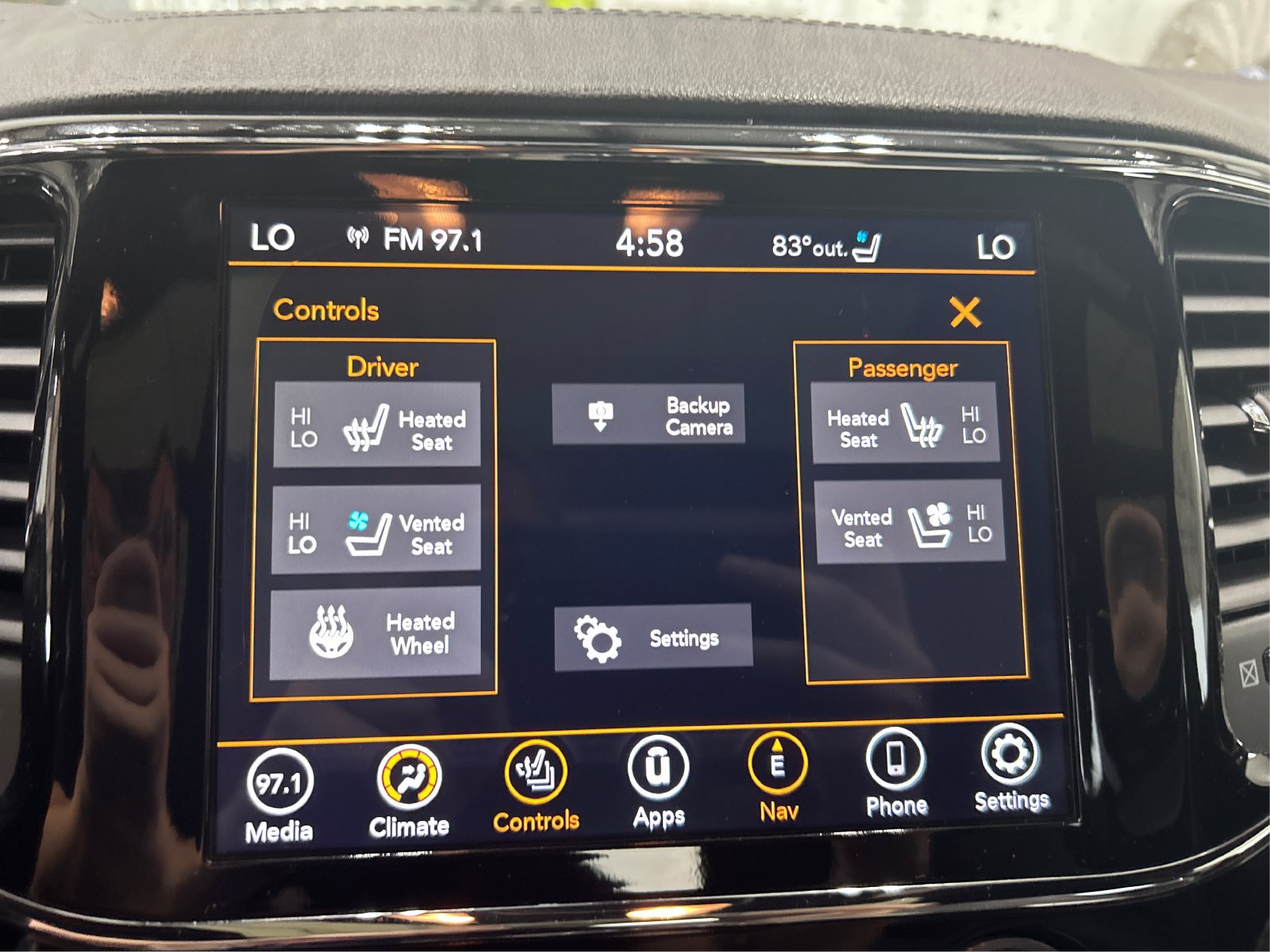 Used 2021 Jeep Grand Cherokee Overland AWD/4WD image 34