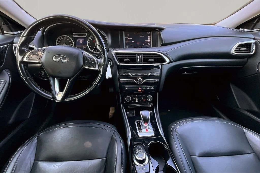 Used 2017 INFINITI QX30 Premium w/ Navigation Package FWD image 9