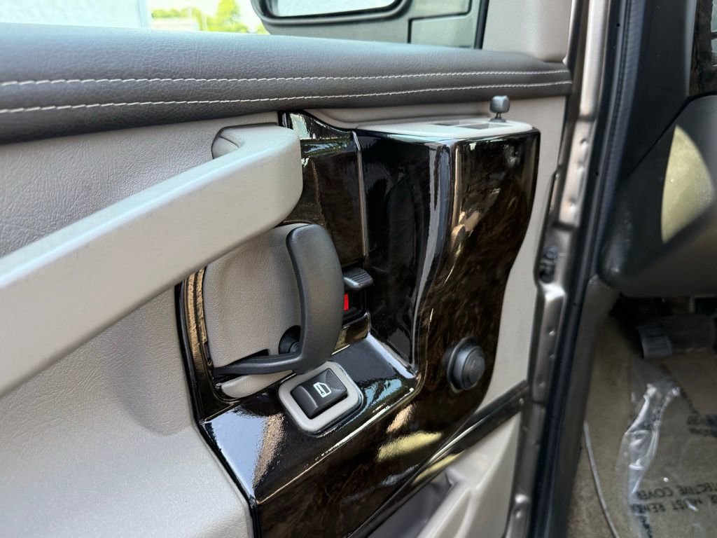 Used 2020 GMC Savana 2500 Explorer Limited SE w/ Enhanced Convenience Package image 16