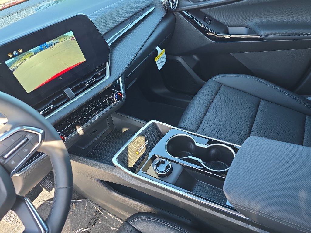 New 2026 Chevrolet Equinox LT w/ Convenience Package II AWD/4WD image 16