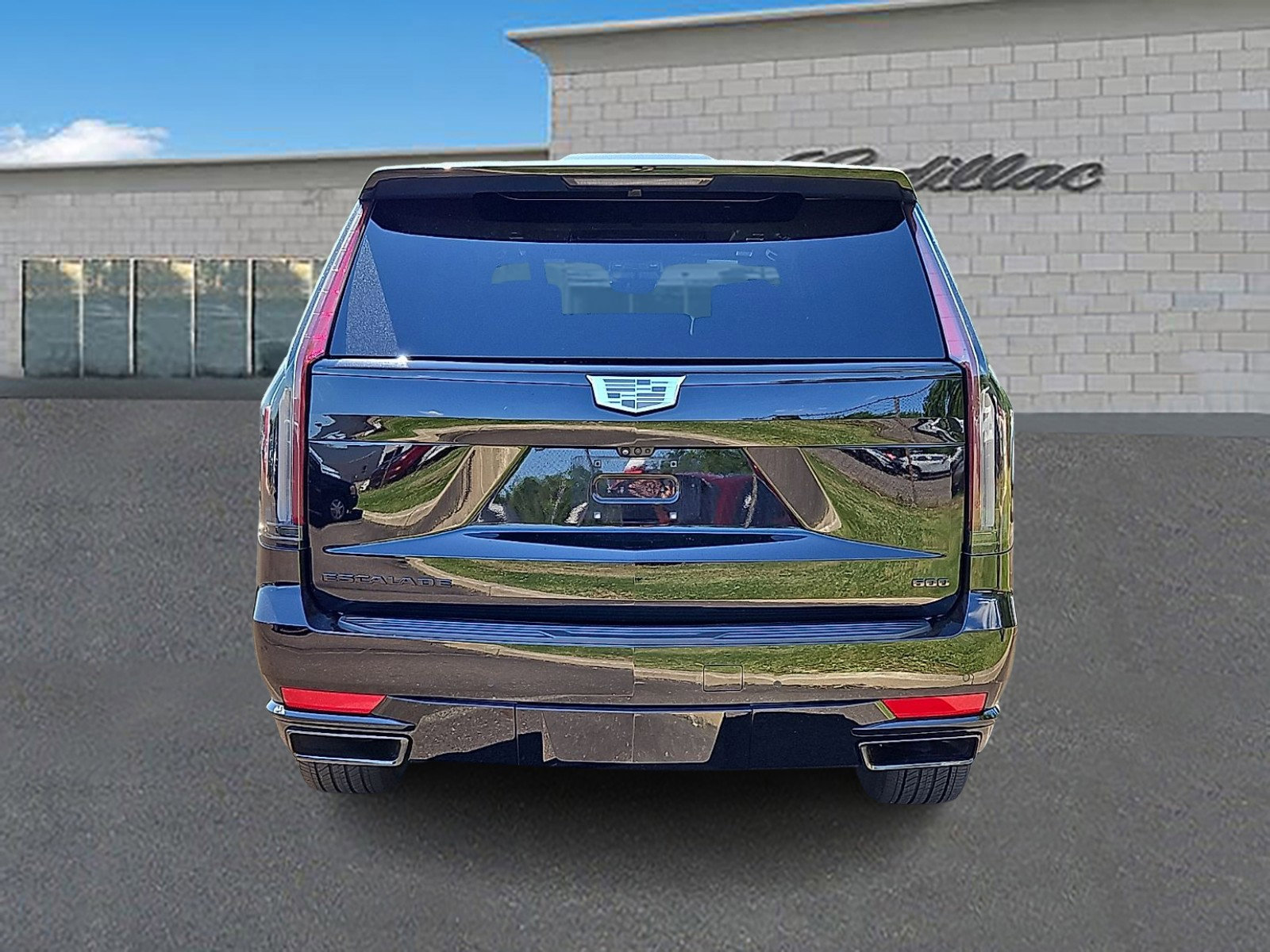 Used 2024 Cadillac Escalade ESV Sport Platinum w/ LPO, ONYX Package AWD/4WD image 5