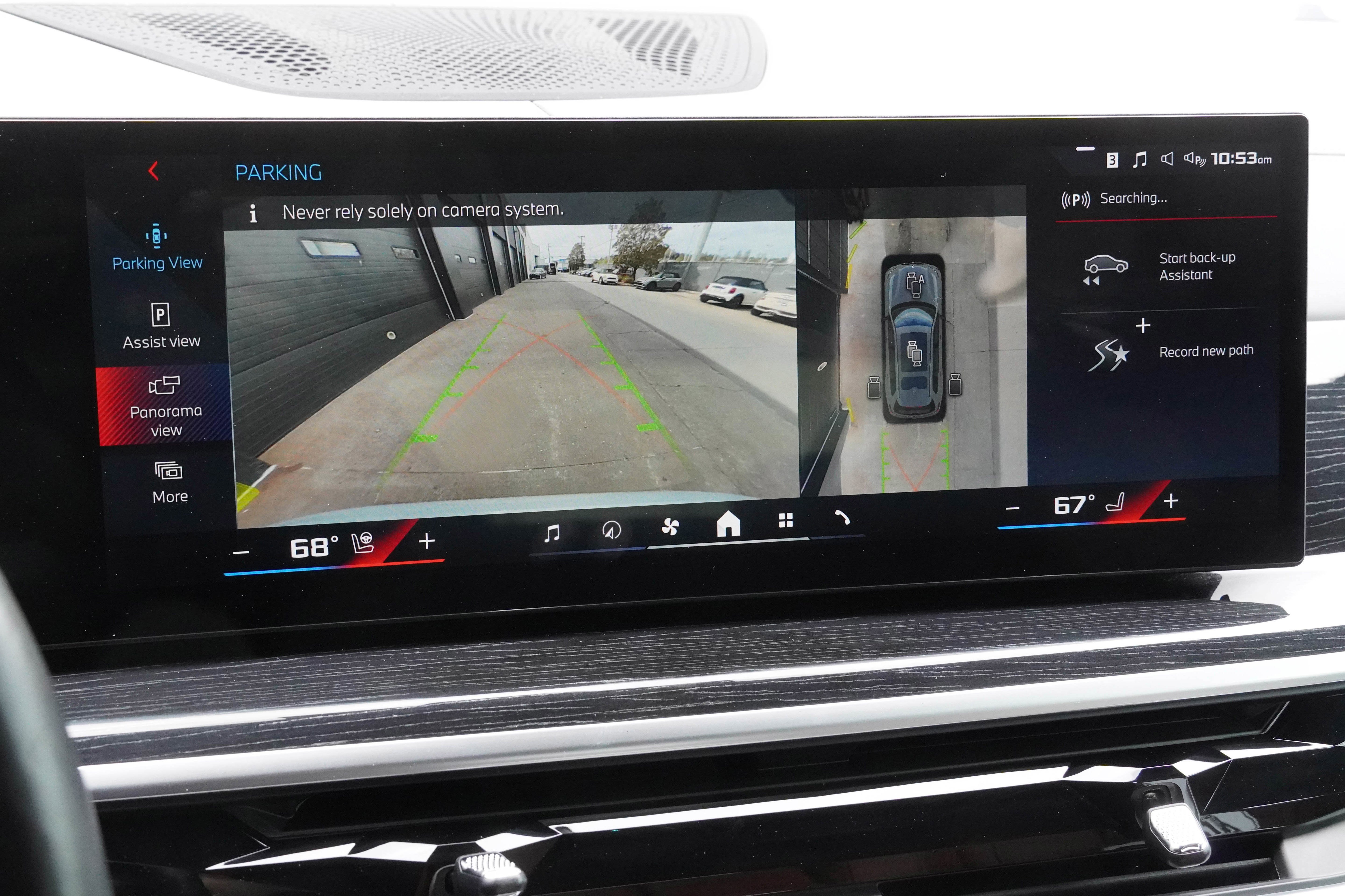 Certified 2024 BMW X7 M60i w/ Executive Package image 27