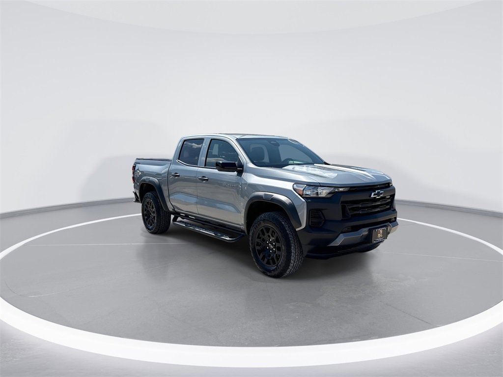 Used 2024 Chevrolet Colorado Trail Boss w/ Advanced Trailering Package image 2