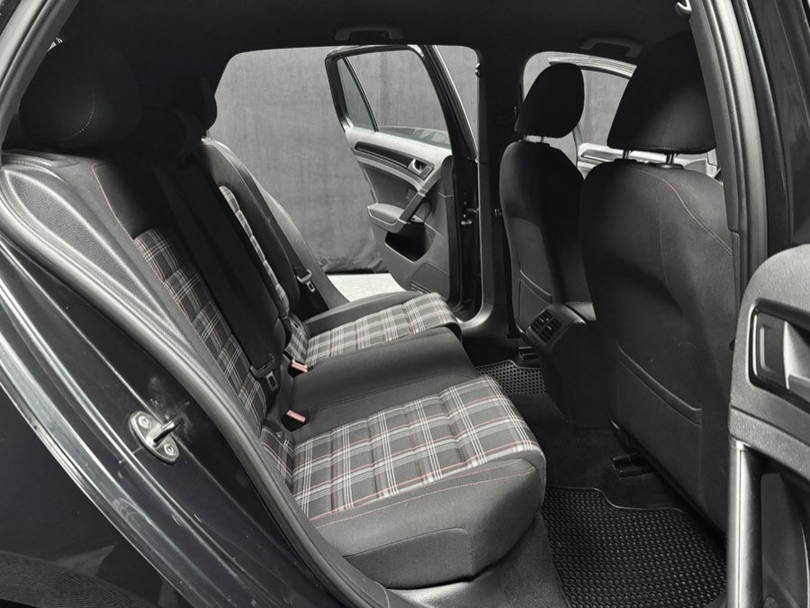 Used 2016 Volkswagen GTI SE image 28