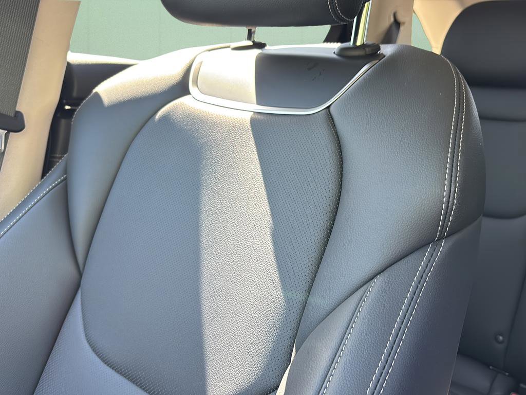 Certified 2026 Genesis GV70 2.5T image 40