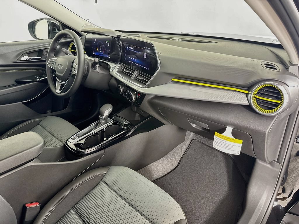 New 2026 Chevrolet Trax LT w/ Midnight Edition FWD image 29