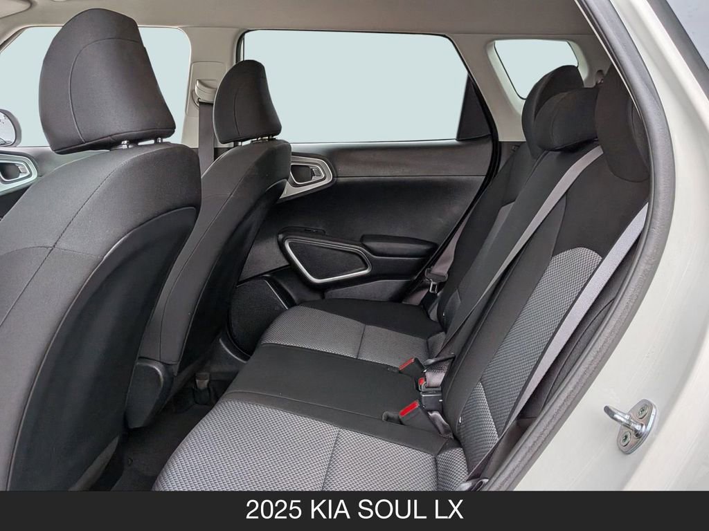 Used 2025 Kia Soul LX w/ LX Technology Package FWD image 17