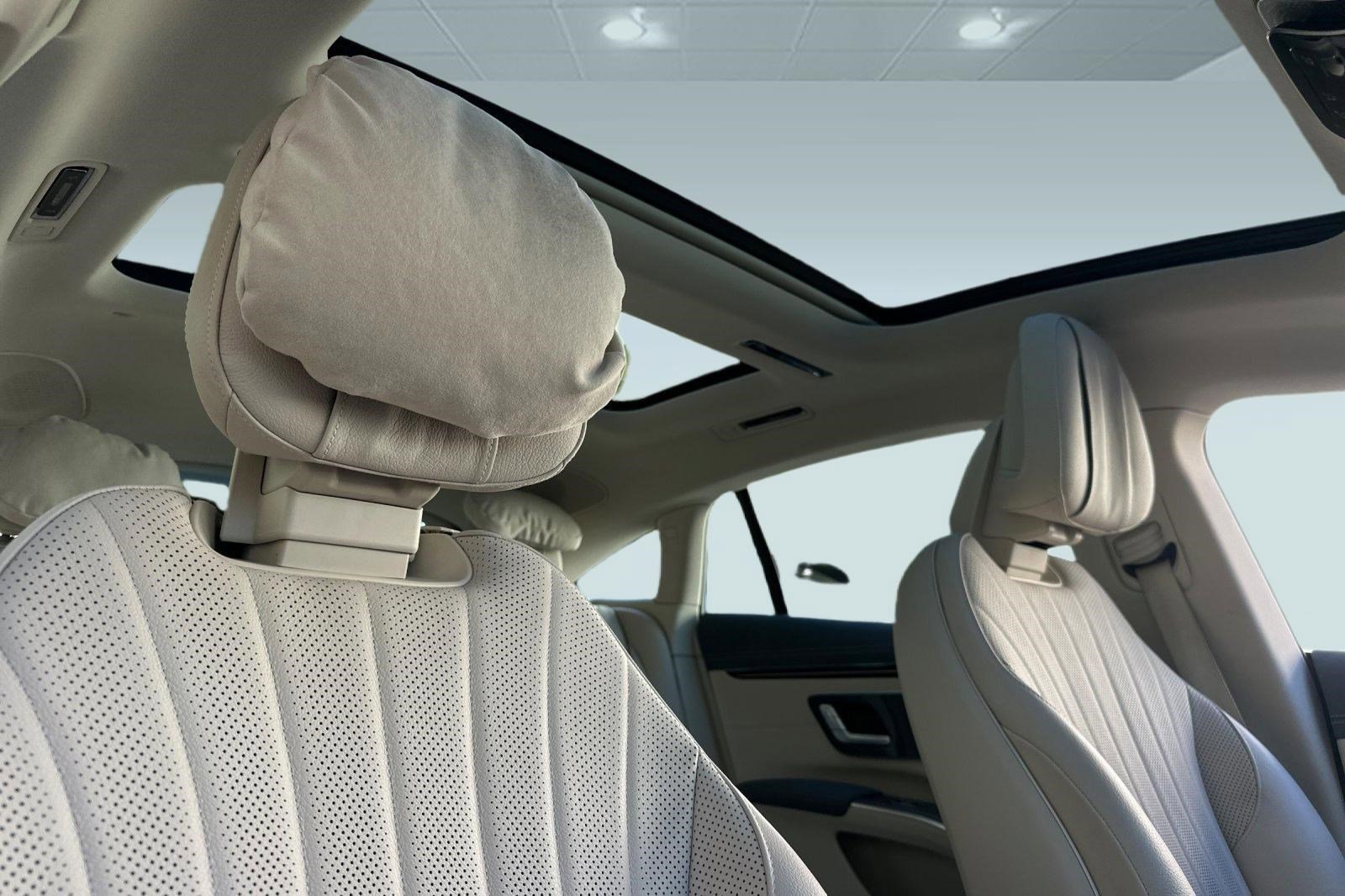 Used 2023 Mercedes-Benz EQS 580 4MATIC Sedan image 14