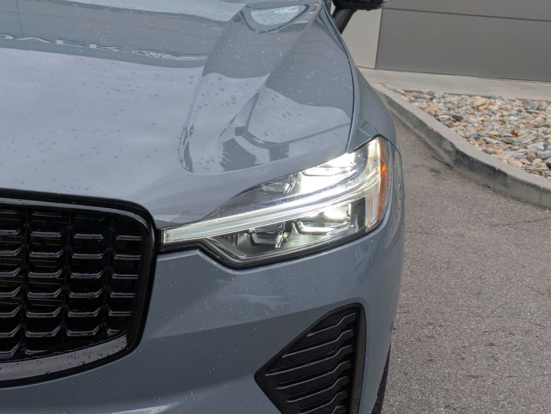 Certified 2023 Volvo XC60 B6 Ultimate w/ Protection Package Premier image 10