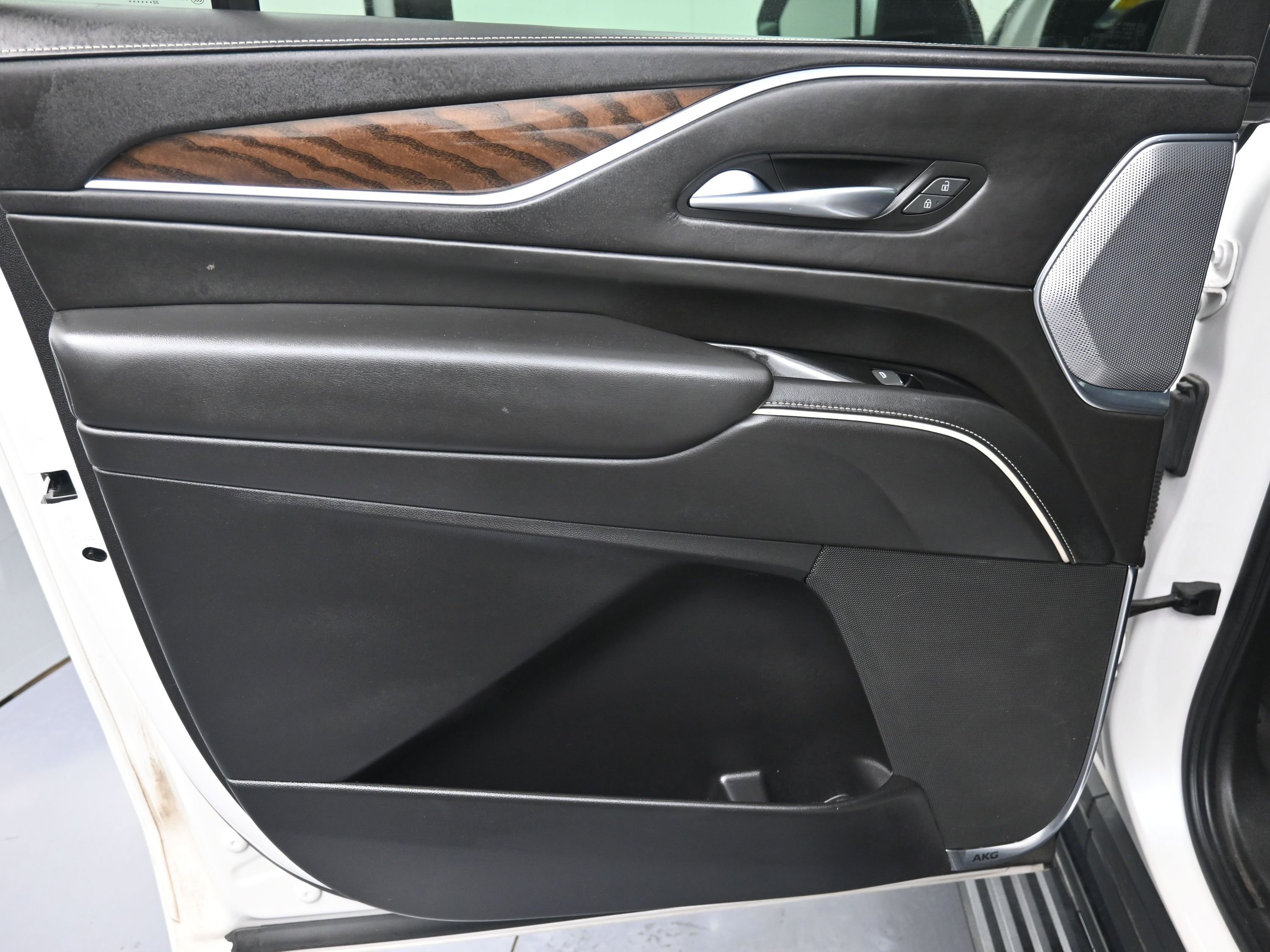 Used 2023 Cadillac Escalade ESV Sport Platinum image 25