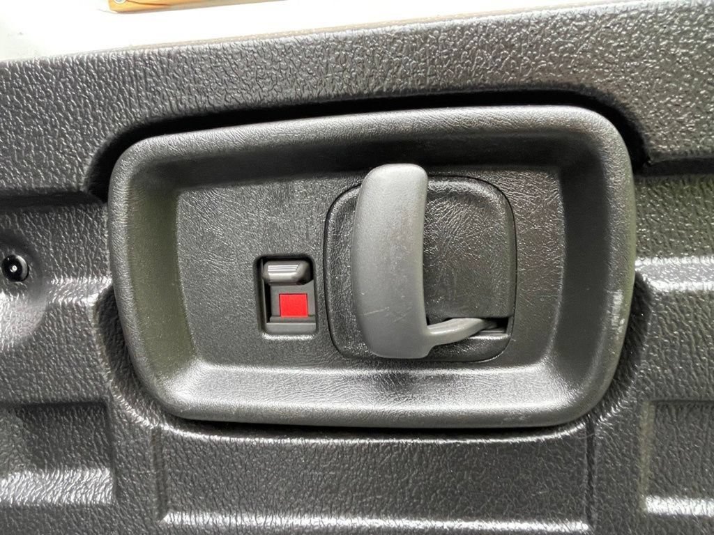 Used 2021 Chevrolet Express 3500 w/ Driver Convenience Package RWD image 17
