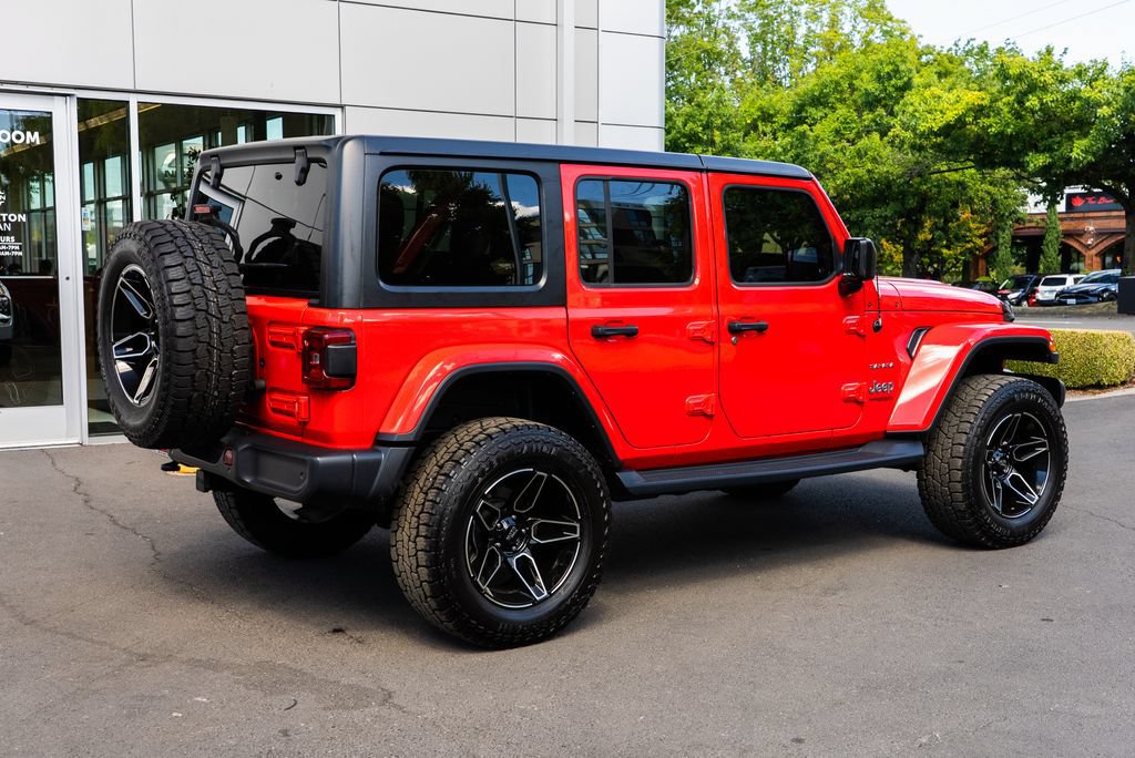 Used 2018 Jeep Wrangler Unlimited Sahara AWD/4WD image 6