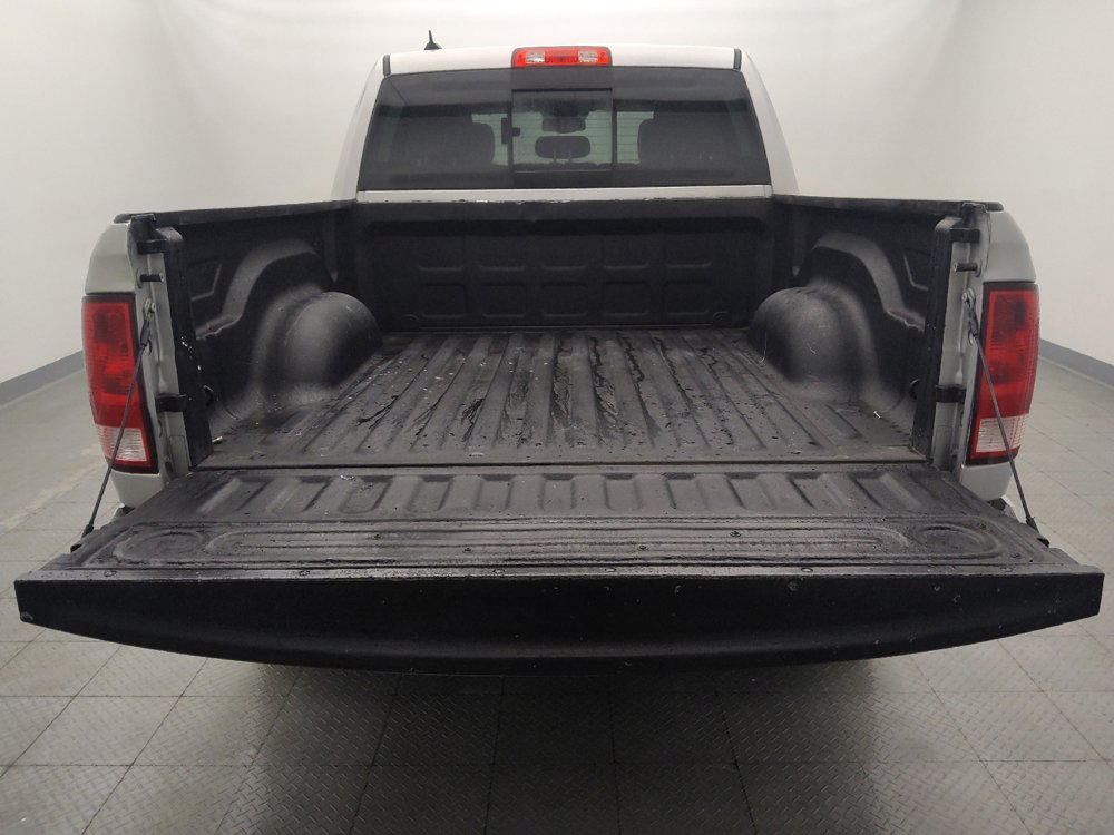 Used 2019 RAM 1500 Classic SLT w/ Luxury Group RWD image 29