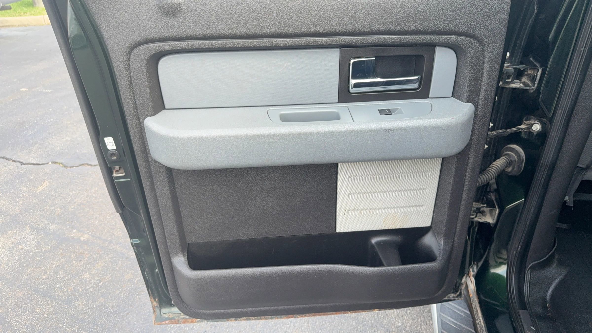 Used 2012 Ford F150 XLT w/ XLT Chrome Pkg AWD/4WD image 11