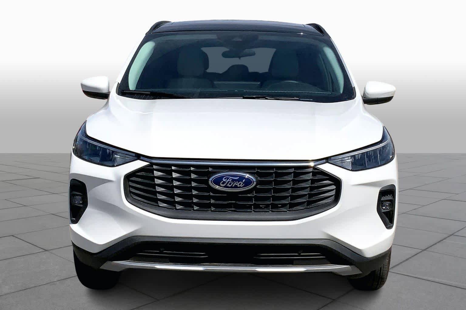 Used 2025 Ford Escape SE w/ Class II Trailer Tow Package image 4
